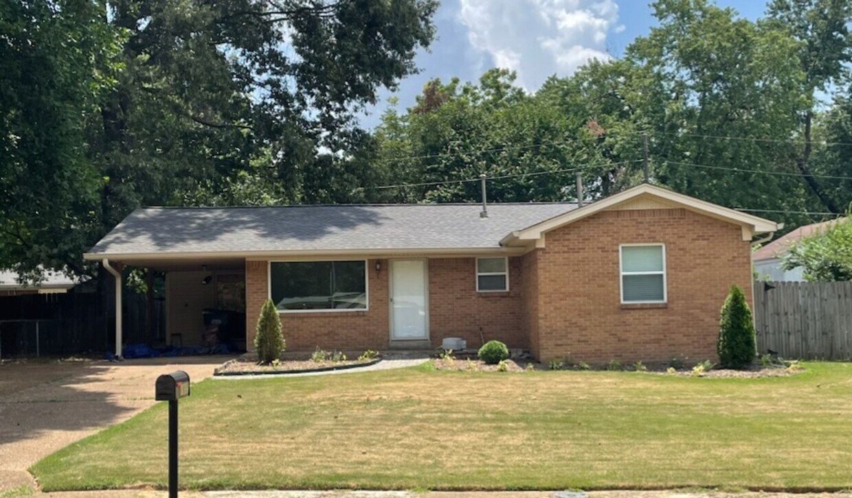 Primary Photo - BEAUTIFUL!Renovated home in Colonial Hills!