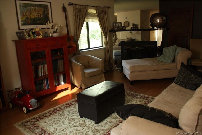 Foto del edificio - 6 Stonegate Dr