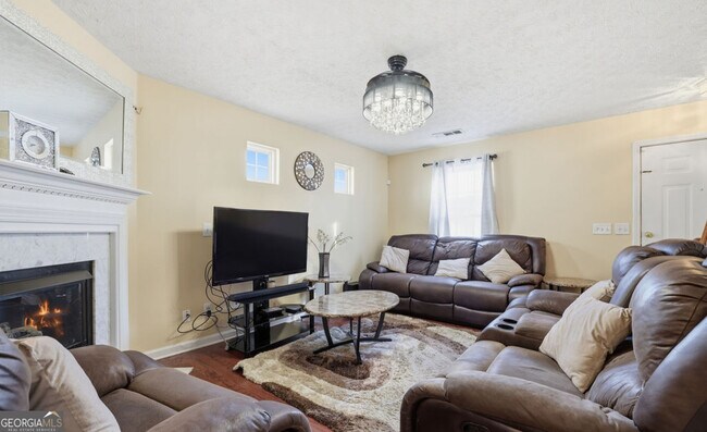 Foto del edificio - 205 Oak Grove Way