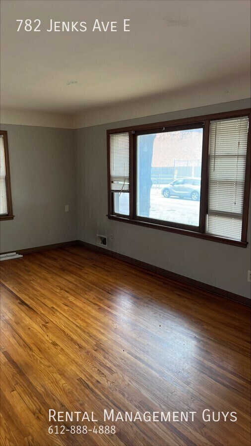 Foto del edificio - 782 Jenks Ave E