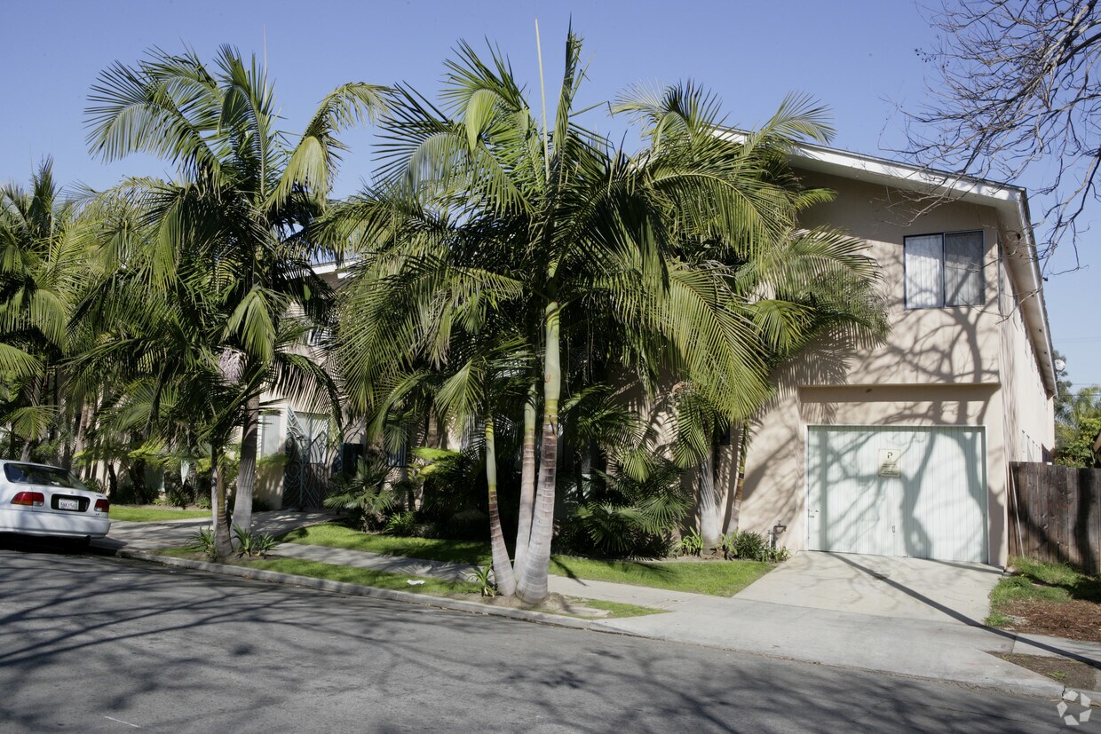 Foto del edificio - 4211 E 5th St