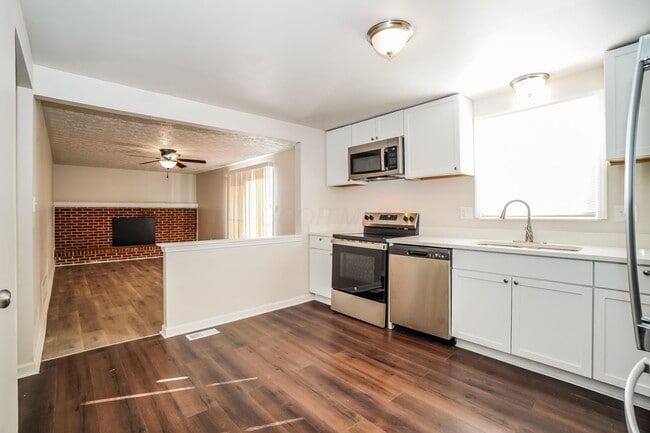 Foto del edificio - 4005 Vermilion Ave