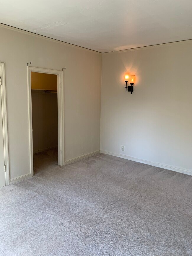 Foto del edificio - 20 Hillcrest Blvd