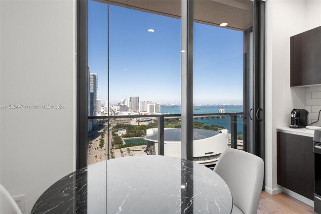 Foto del edificio - 398 NE 5th St