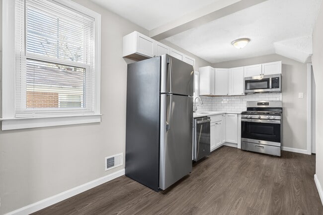 Building Photo - 1312 Pagel Ave