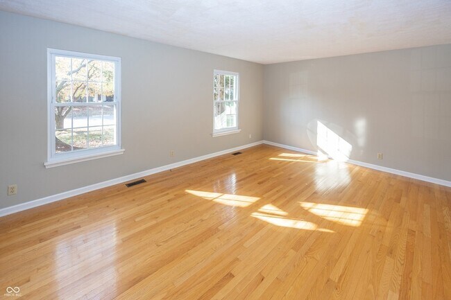 Foto del edificio - 7810 Cameron Pl