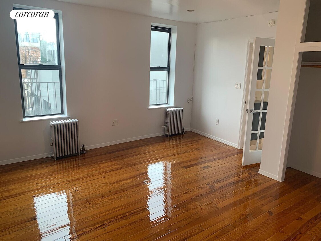 Foto principal - 548 Driggs Ave