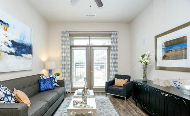 Building Photo - 3 bedroom in Houston TX 77063