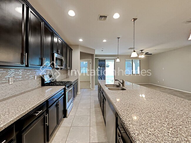 Foto del edificio - 21227 W Berkeley Rd