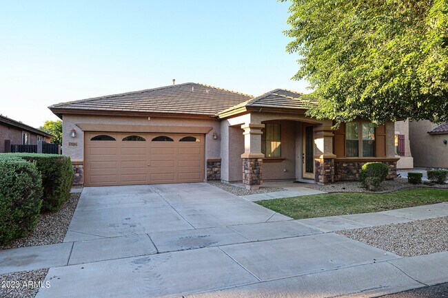 Building Photo - 14591 W Shaw Butte Dr