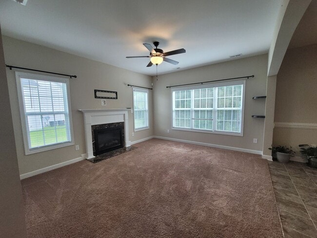 Building Photo - Beautiful 2 Story Home Located Outside of Fayetteville and Fort Bragg!