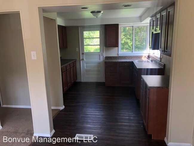 Building Photo - 3 br, 2 bath House - 310 Greenway Dr