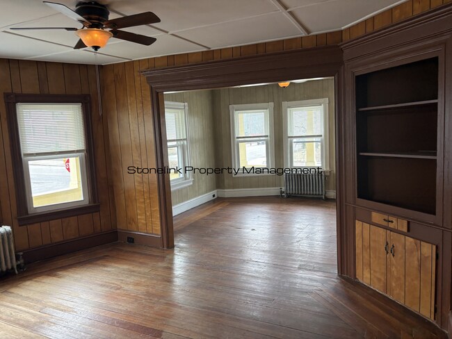 Foto del edificio - 125-127 Pond Street