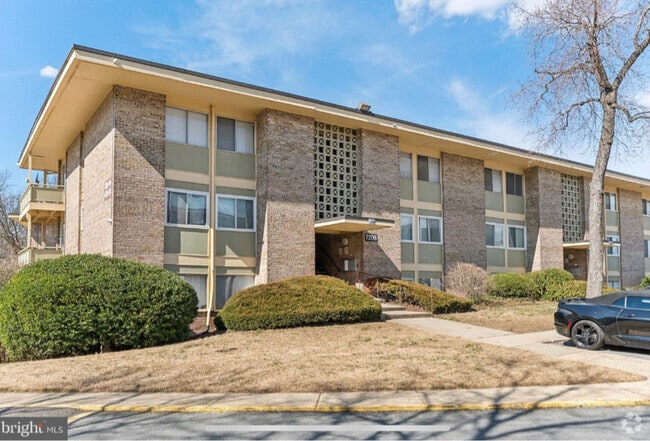 Building Photo - 7200 Donnell Pl