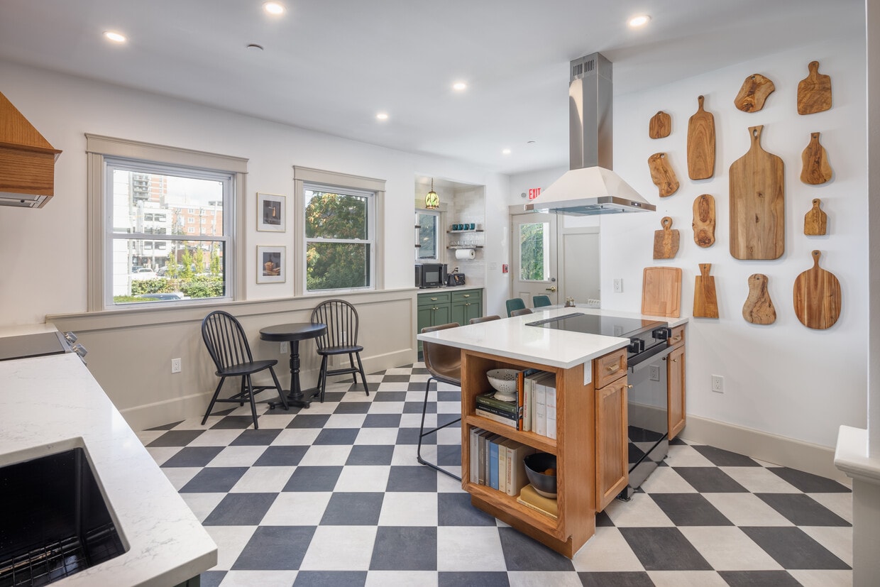 Photo - 44 Winslow Rd (Brookline, MA)