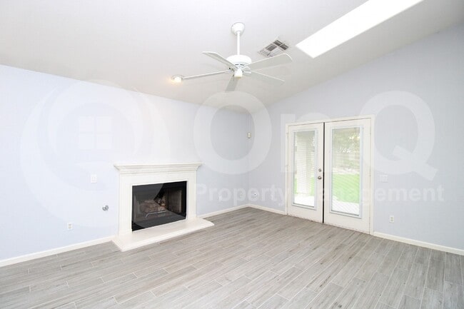 Building Photo - 1472 W Blue Ridge Way