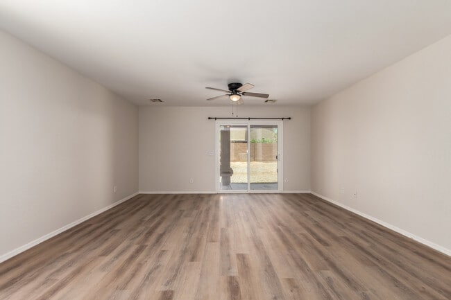 Building Photo - 25252 W Cranston Ln