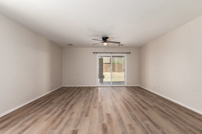 Foto del edificio - 25252 W Cranston Ln