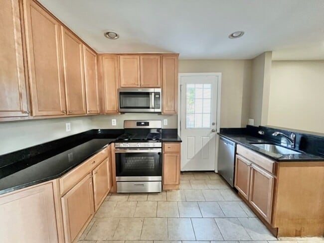 Building Photo - Great home, lots of room and fully finished basement with own entrance