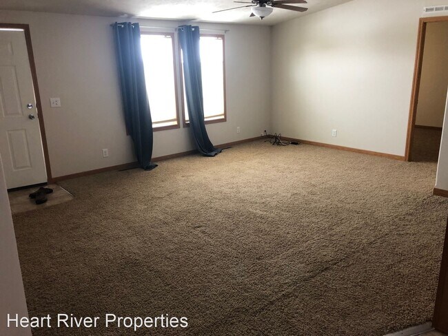 Foto del edificio - 3 br, 2 bath House - 405 4th Ave SW
