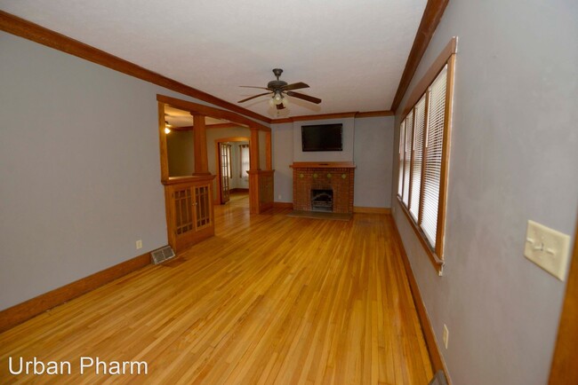 Building Photo - 5 br, 2.5 bath House - 548 Valley NW