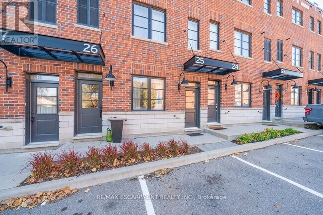 Photo du bâtiment - 70-70 Plains Rd W