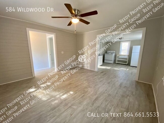 Foto del edificio - 584 Wildwood Dr