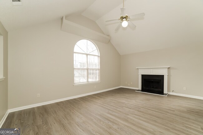 Foto del edificio - 1156 Misty Meadows Ln