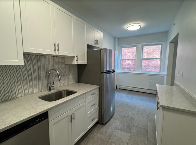 Building Photo - 233 Lafayette St