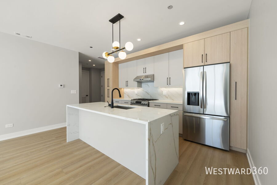 Foto principal - 2354 W Polk St