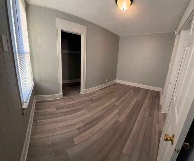 DORMITORIO #2 - 2216 W 3rd St