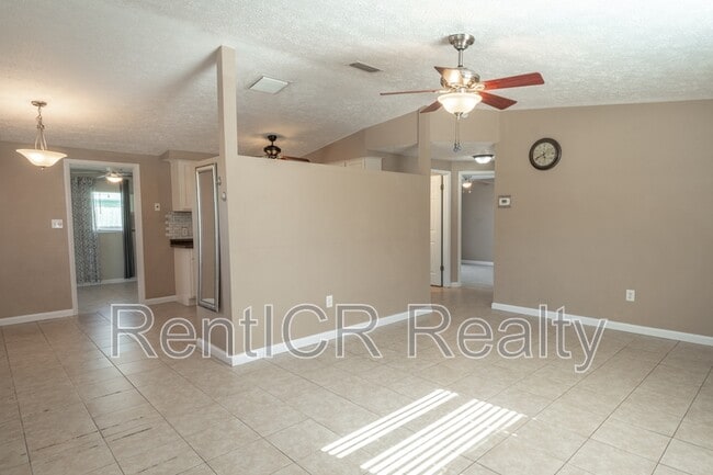 Building Photo - 4202 Las Vegas Dr