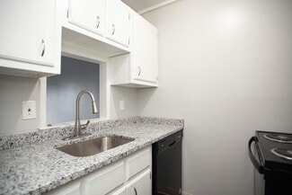 Building Photo - Orleans Square