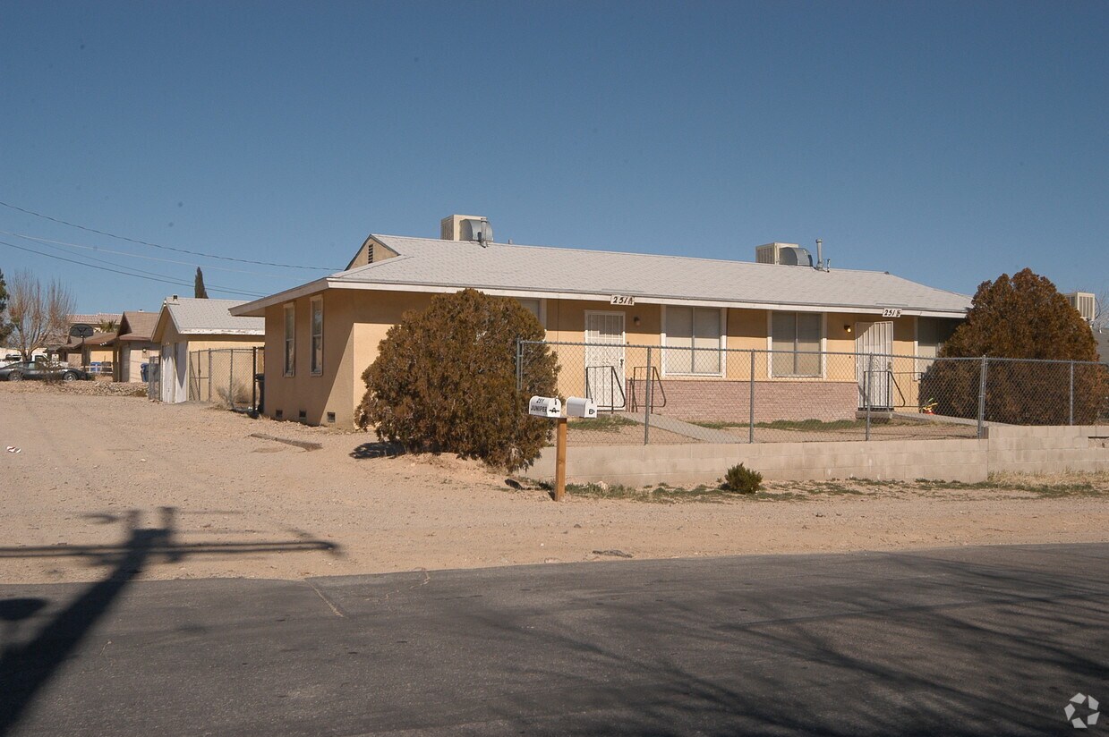 Building Photo - 251 Juniper St