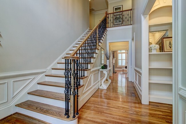 Building Photo - 245 High Point Walk NE