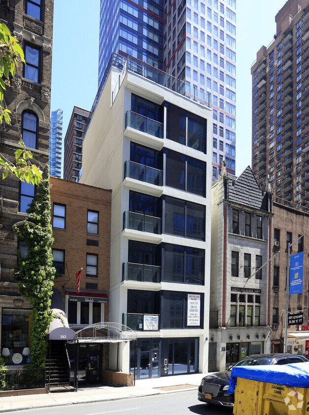 Building Photo - 245 E 53rd St