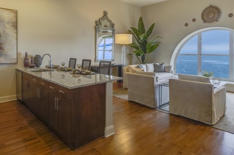 Foto principal - 862 N Lake Shore Dr