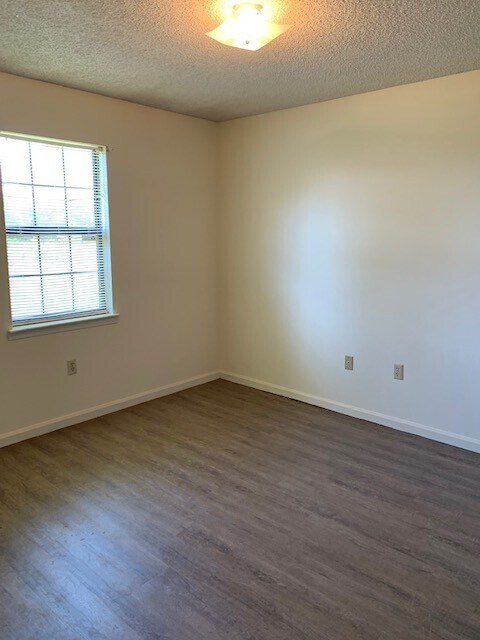Building Photo - 1752 Poplar Street