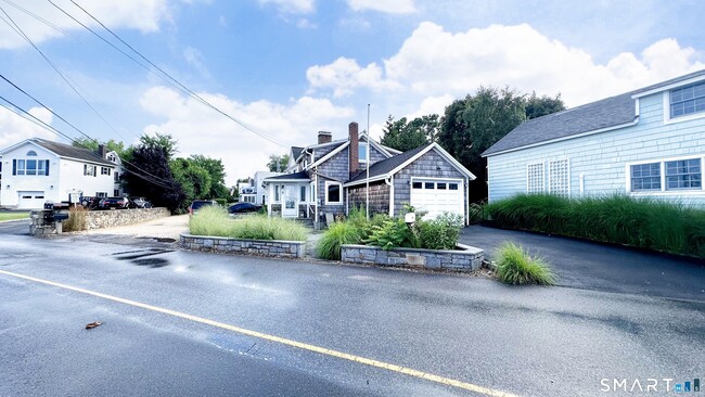 Building Photo - 2 Scofield Pl