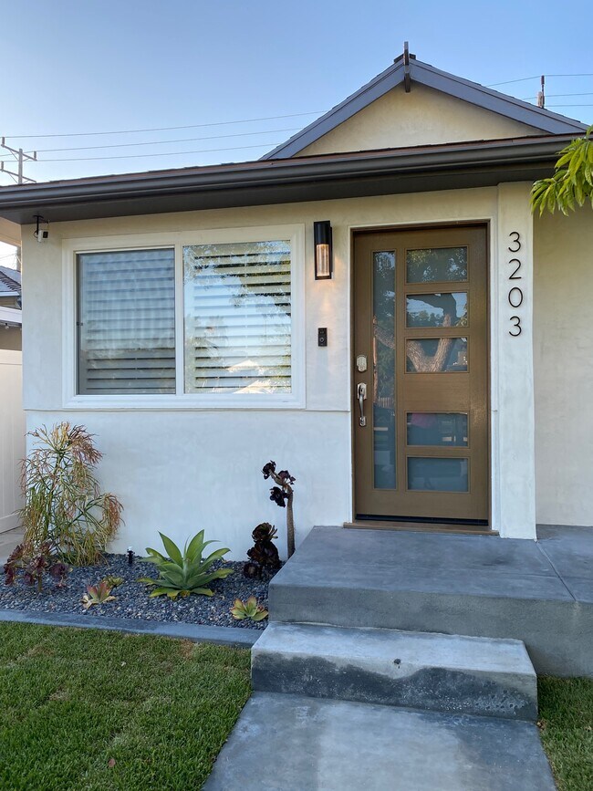 Building Photo - 3203 W Chandler Blvd