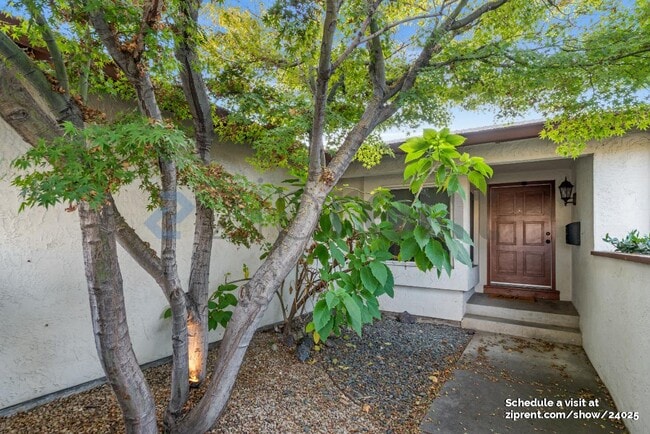 Building Photo - 5047 Pearl Ave