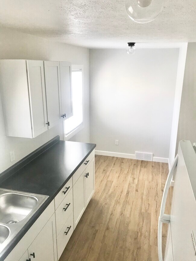 Kitchen/Dining Table Area - 217 Lane St