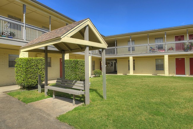 Foto del edificio - Oaks of Baytown Apartments