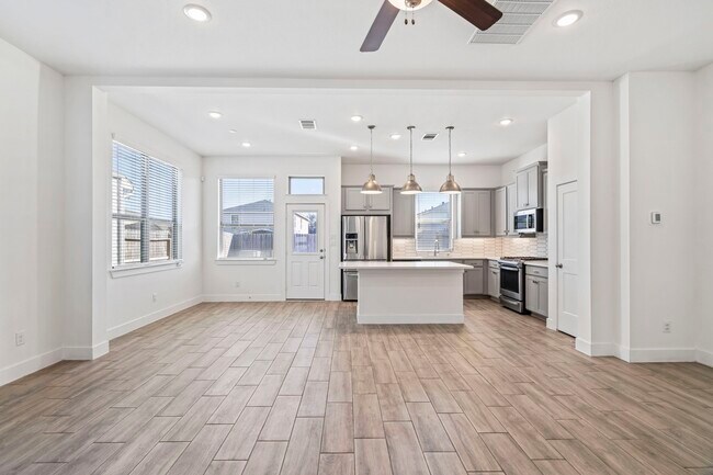 Building Photo - 7818 Starfish Arbor Dr