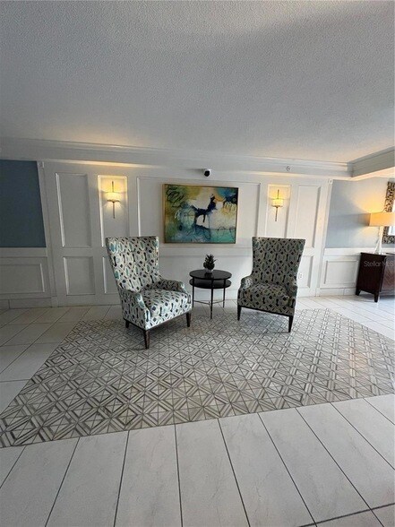 Foto del edificio - 5220 Brittany Dr S