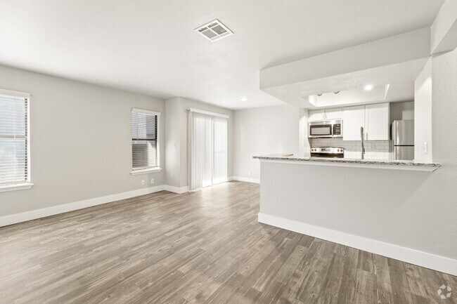 A3 1BR, 1BA - 710SF - Living Area - Waterside Apartments Tulsa