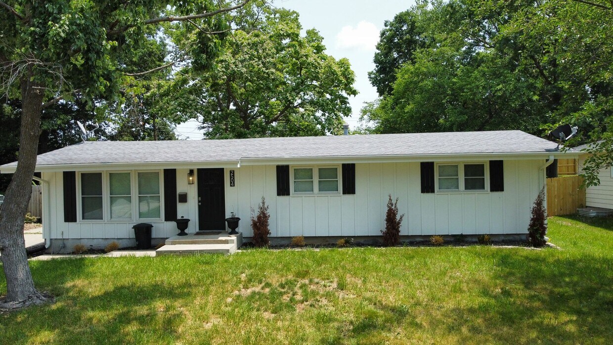 Primary Photo - 2504 Andy Dr