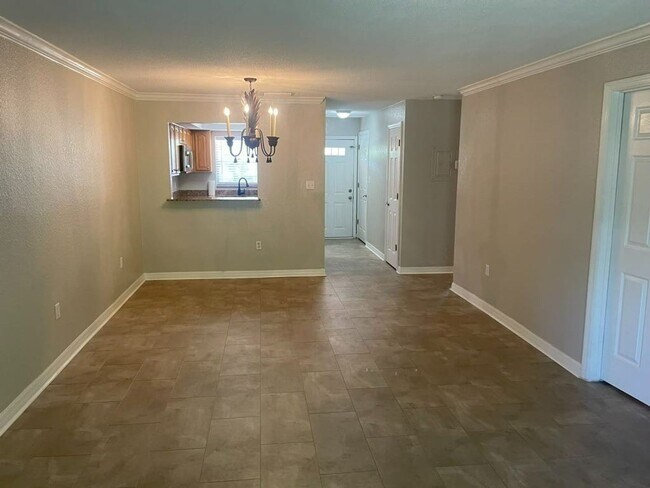Building Photo - Your new home awaits. 2 bedroom 2 bathroom...