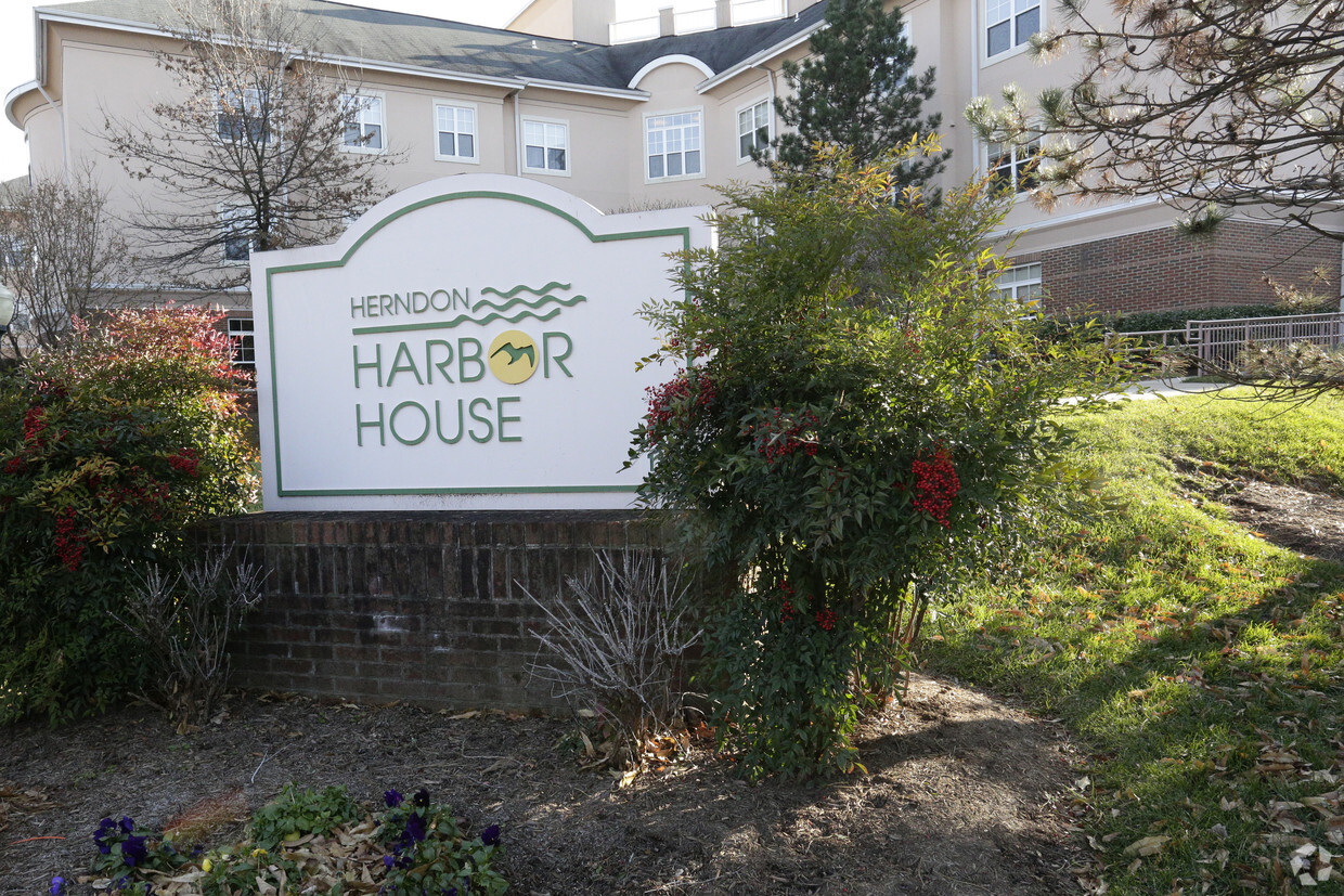 Foto del edificio - Herndon Harbor House