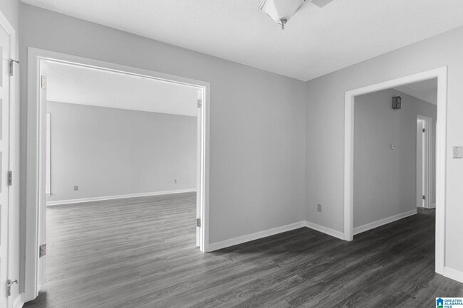 Building Photo - 3222 Tyrol Ln